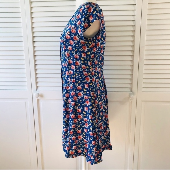 New BAND OF GYPSIES Blue Floral Button Down Dress Size Small - Picture 5 of 10